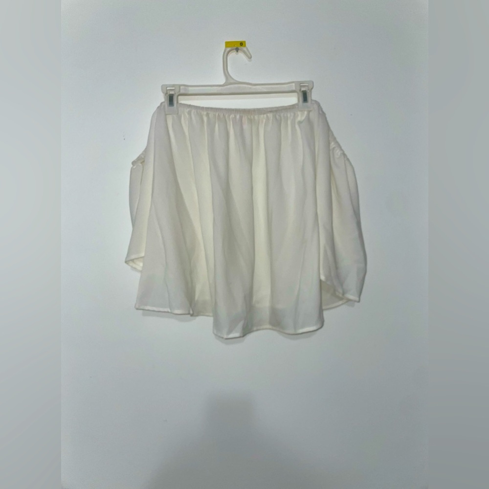 Size S Off the Shoulder Top